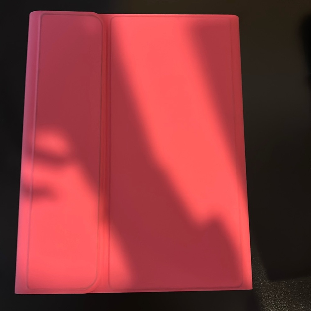 COPY - Pink 10-inch ipad case very lightly used in great condition